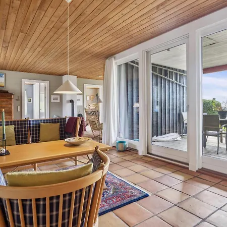 4 Bedroom Stunning In * Karby